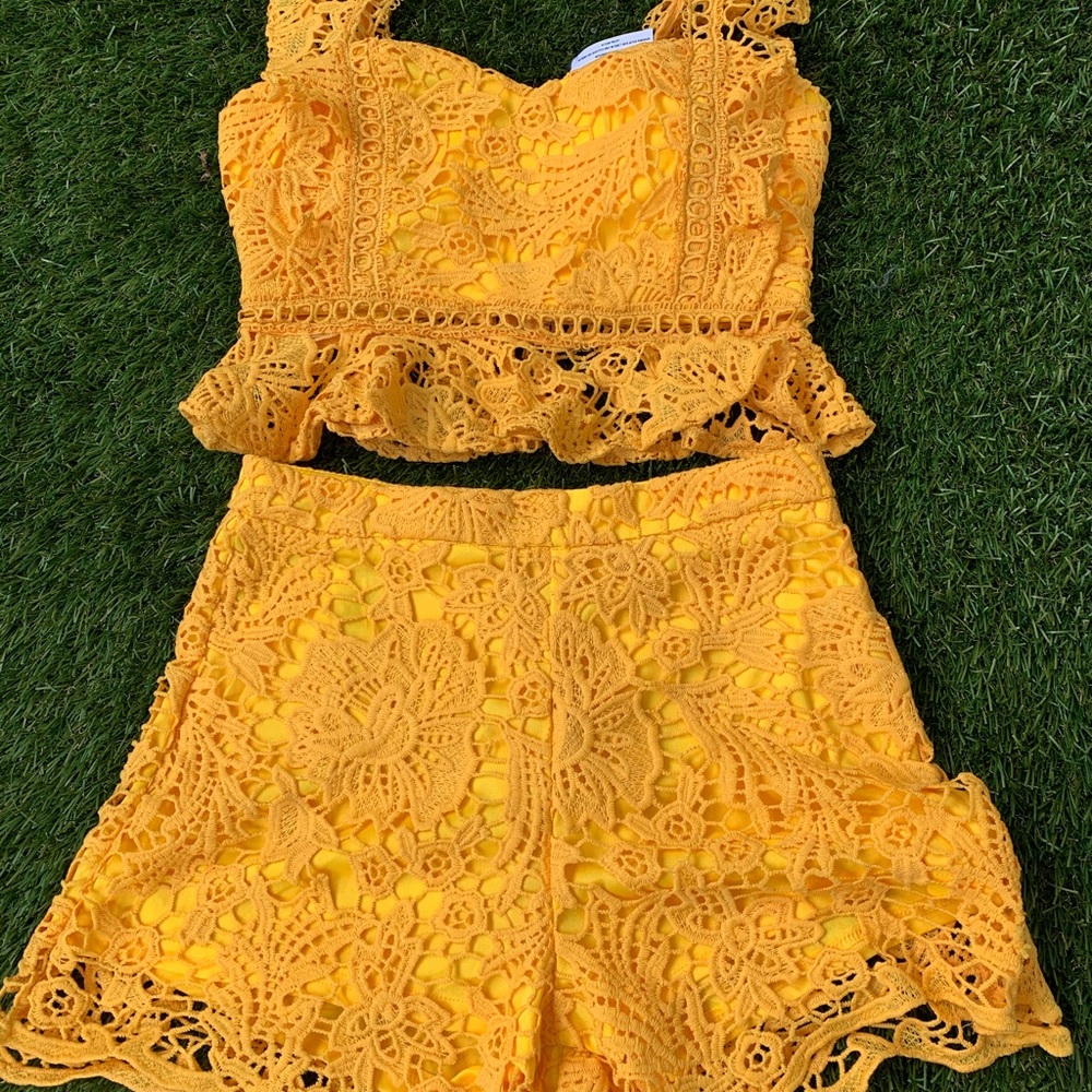 beautiful yellow set
